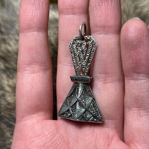 Weighty vintage/antique sterling silver wax seal style marcasite pendant
